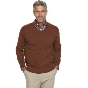 Men’s V-neck sweater.